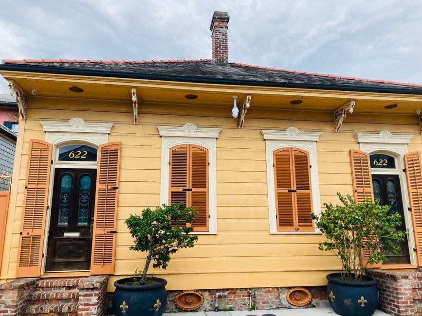 New Orleans Garden District near a memorable viewpoint — travel · USA Travel