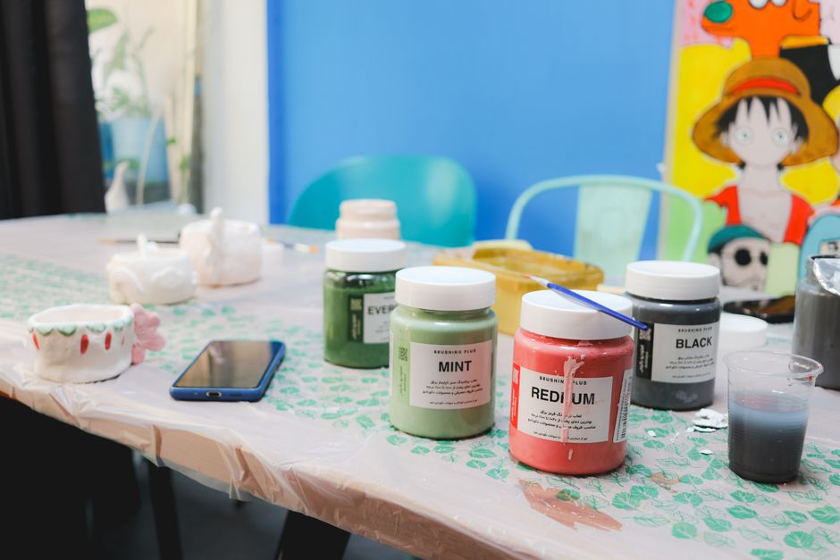 Ceramic Painting with a small budget — lifestyle · Hobbies