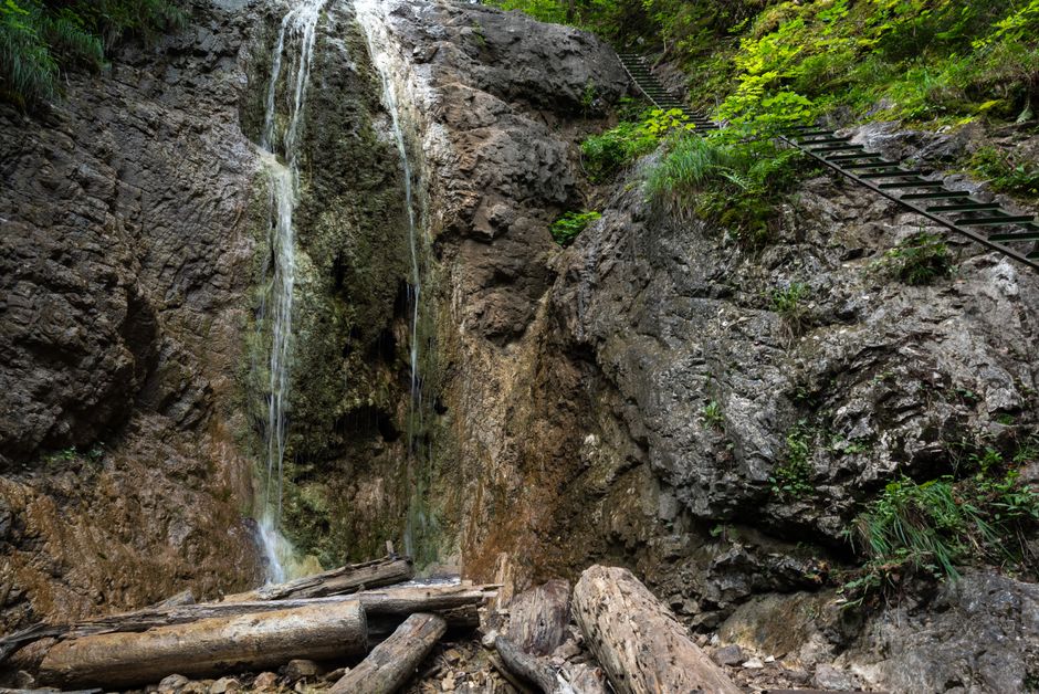 Easy Waterfall Trail for families with mixed ages — travel · Family Travel