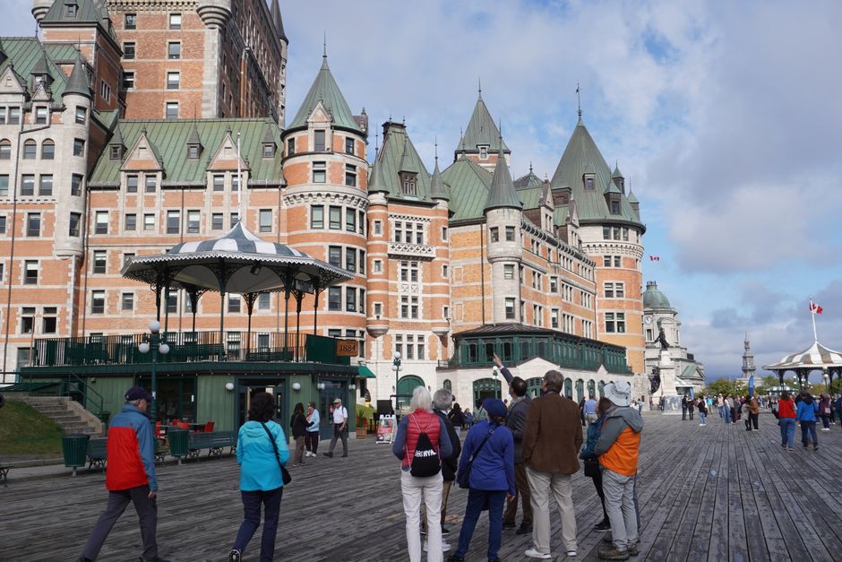 Audio Walking Tour near a historic landmark — travel · Solo Travel
