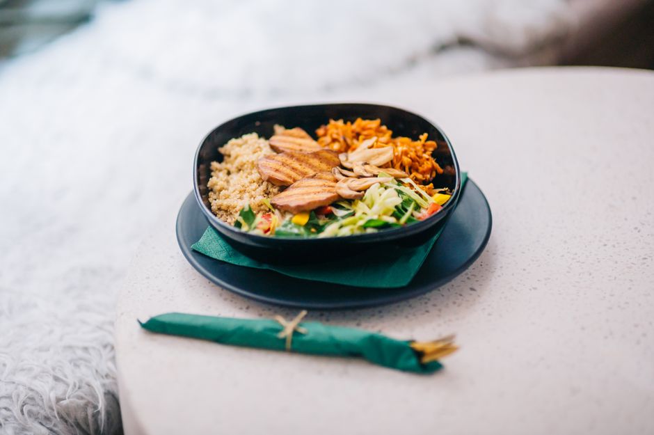 Greek Quinoa Bowl for pack neatly work — food · Lunch Ideas