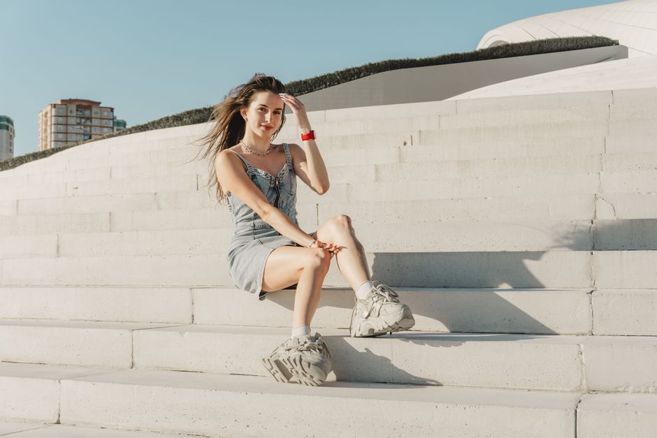 21 White Sneaker Outfit ideas for filling a blank journal page