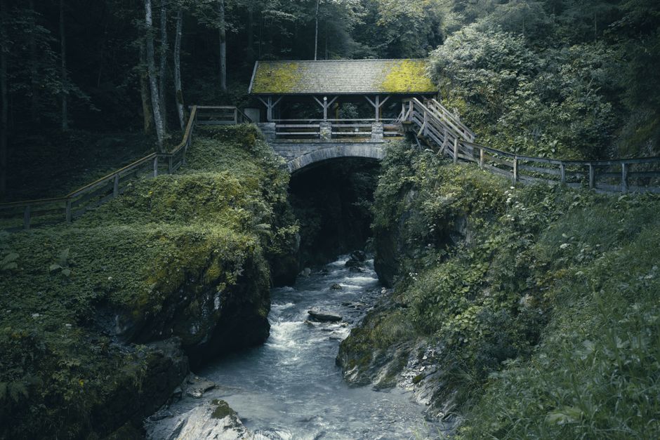 Covered Bridge for an early-morning start — travel · Road Trips
