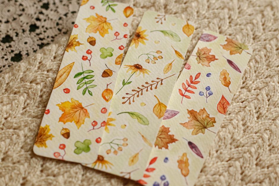 Custom Bookmark with a simple stencil — diy-creativity · DIY Gifts
