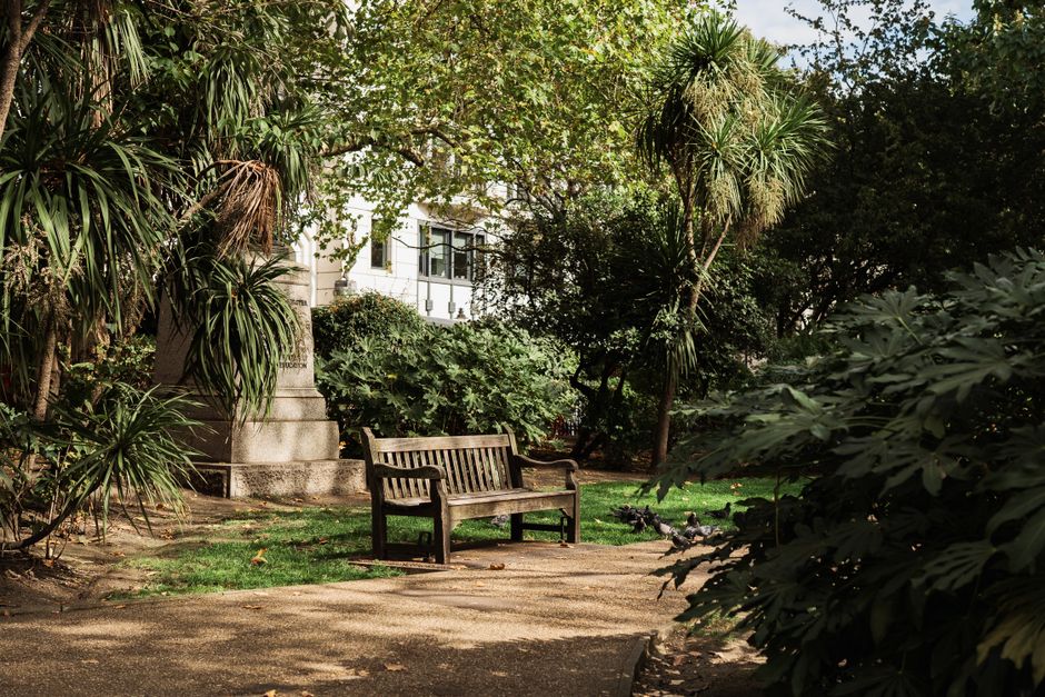 Try A Public Garden with a scenic picnic — travel · Things to Do
