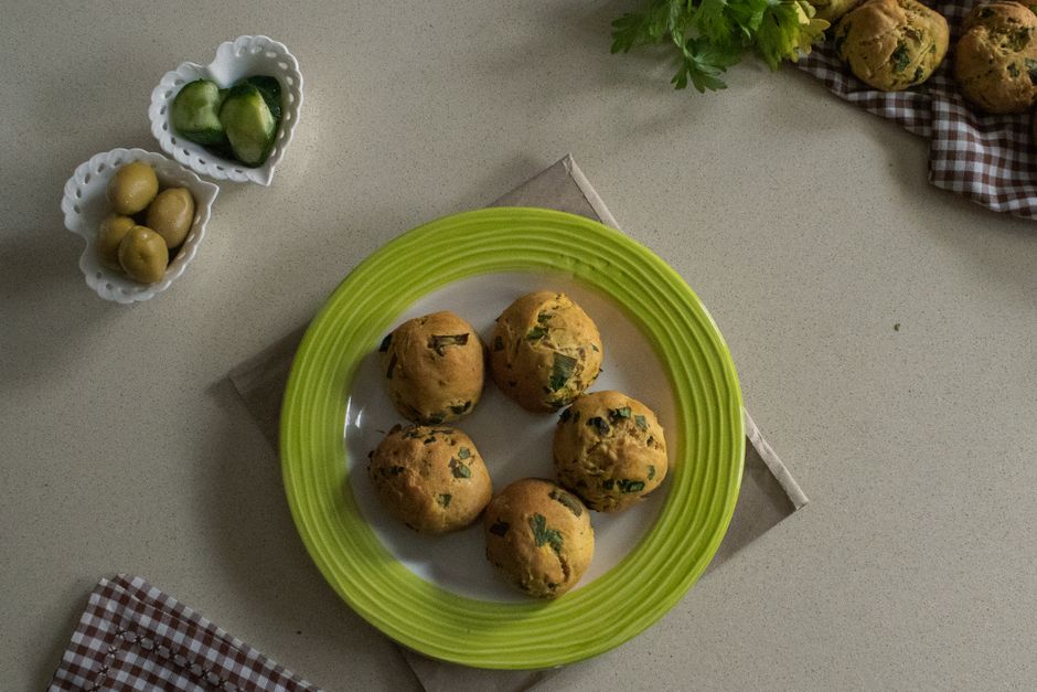 Herbed Egg Muffins — weekend breakfast brunch with berry compote — food · Breakfast & Brunch