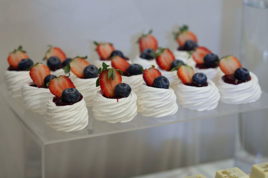 28 Berry Pavlova ideas