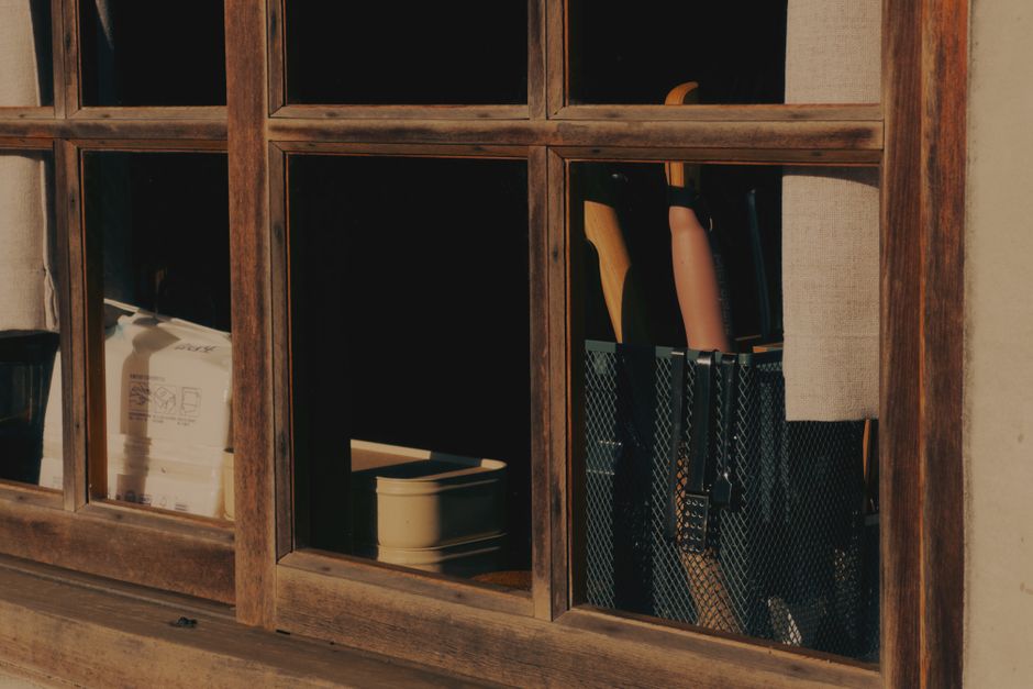 Door-Back Organizer for awkward cabinet corners — home · Home Hacks