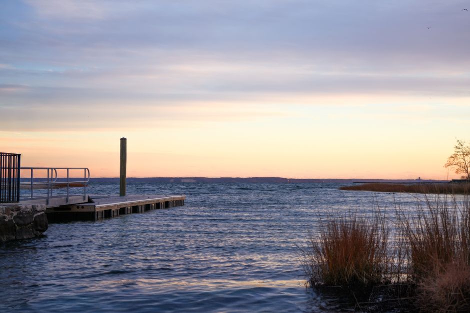 Lakefront Breakfast near a signature landmark — travel · Weekend Getaways