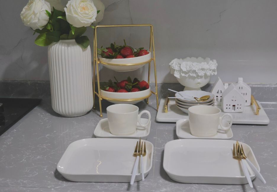 Countertop Tray using renter-friendly details — home · Kitchens