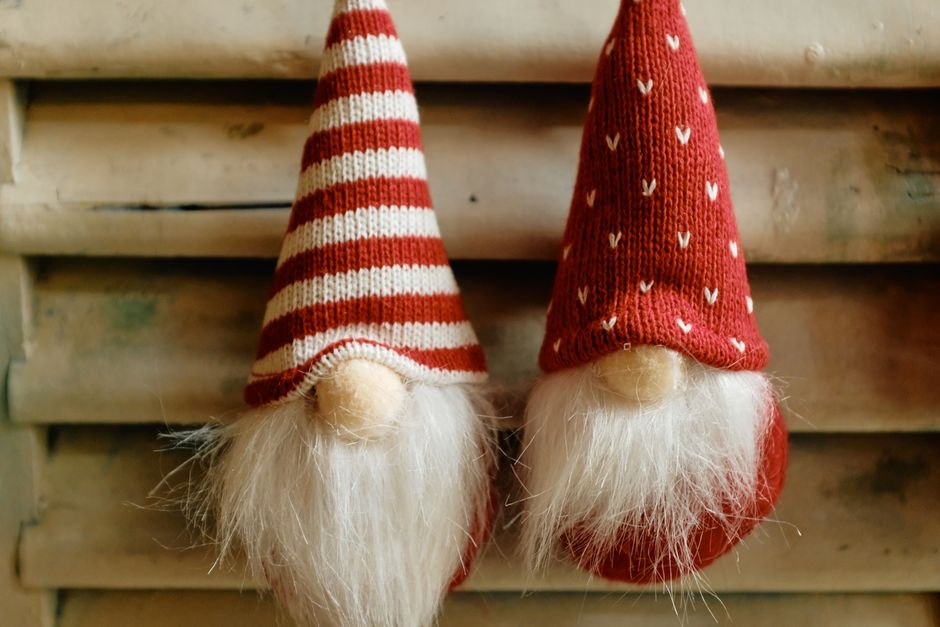 Ornament Craft with a cozy evening mood — celebrations · Christmas