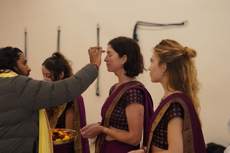 Compliment Ritual for a simple confidence ritual — lifestyle · Relationships