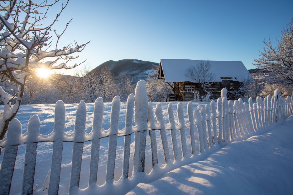 Cabin Morning for a low-stress road day — travel · Weekend Getaways