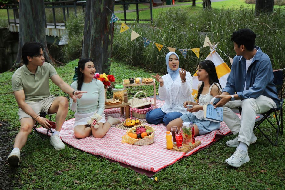 Park Picnic for an unhurried afternoon — lifestyle · Dating
