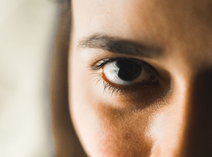 Simple Brow Shaping before a meaningful conversation — lifestyle · Beauty