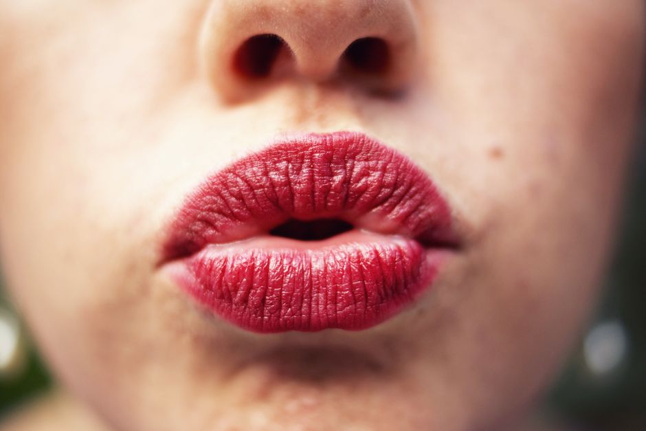 Glossy Lip Routine when motivation is low — lifestyle · Beauty