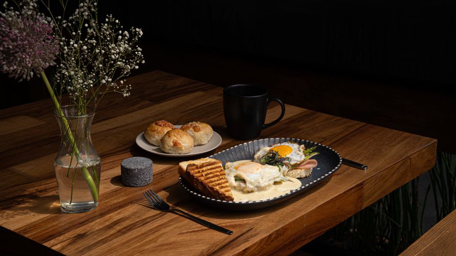 Cozy Brunch around a family tradition — celebrations · New Year's