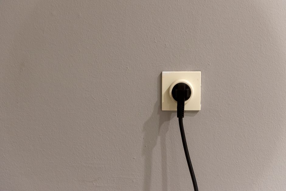 Hidden Cable Route for making cleaning faster — home · Home Hacks