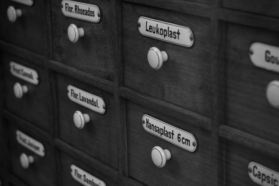 Drawer Zones with hidden everyday storage — home · Organization