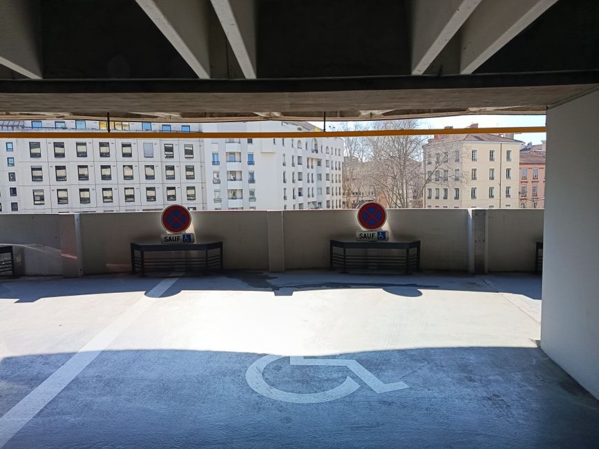 Screen Parking Spot for a restorative Sunday — wellness · Sleep