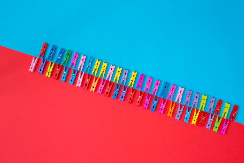 Painted Peg Rail using a simple measuring trick — home · DIY