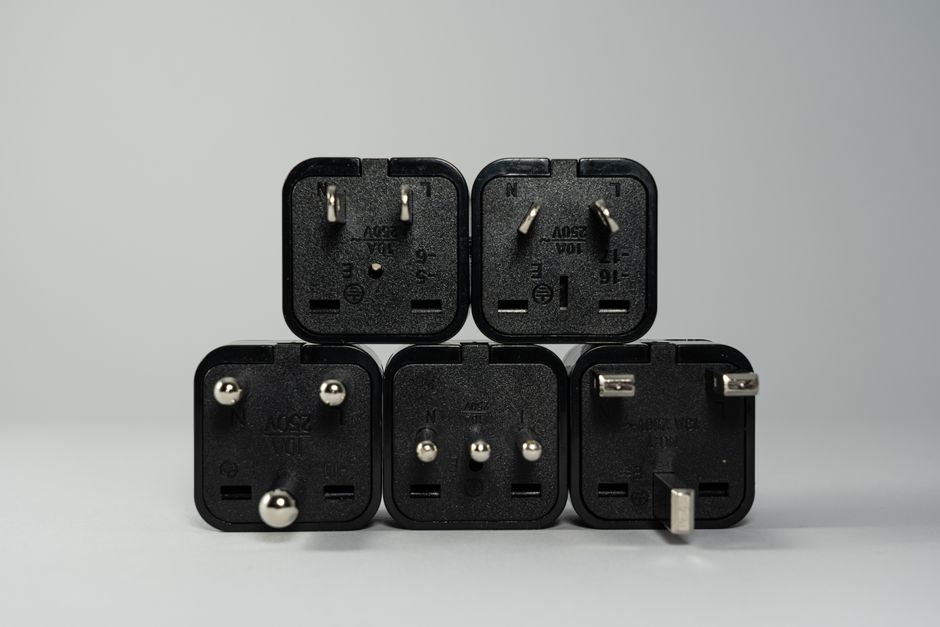 Travel Adapter using a simple shortcut — smart-life · Gadgets