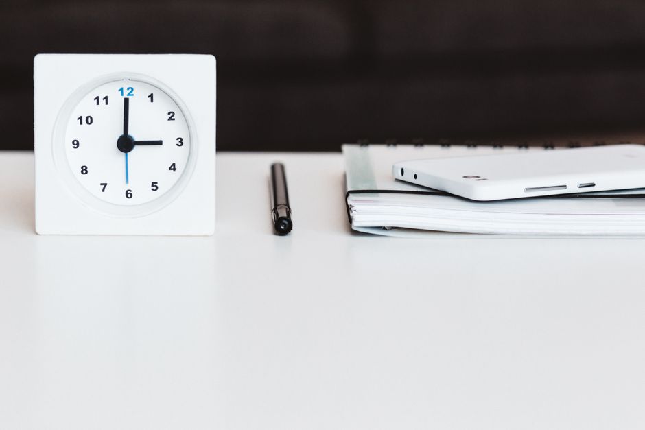 Single-Task Hour with a cleaner home screen — smart-life · Productivity