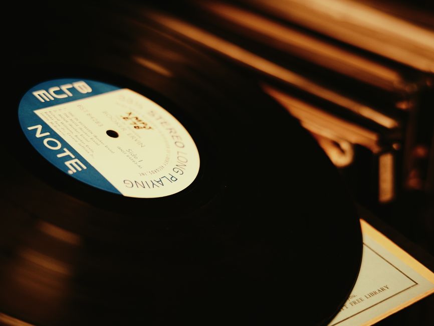 Music Decade Test with a throwback theme — entertainment · Trivia