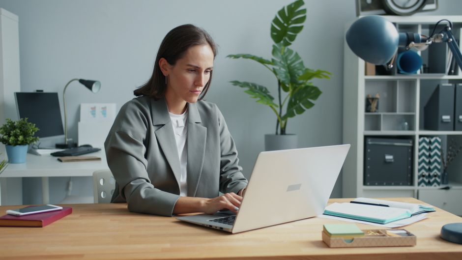 25 device-organization work & career ideas for a calmer setup