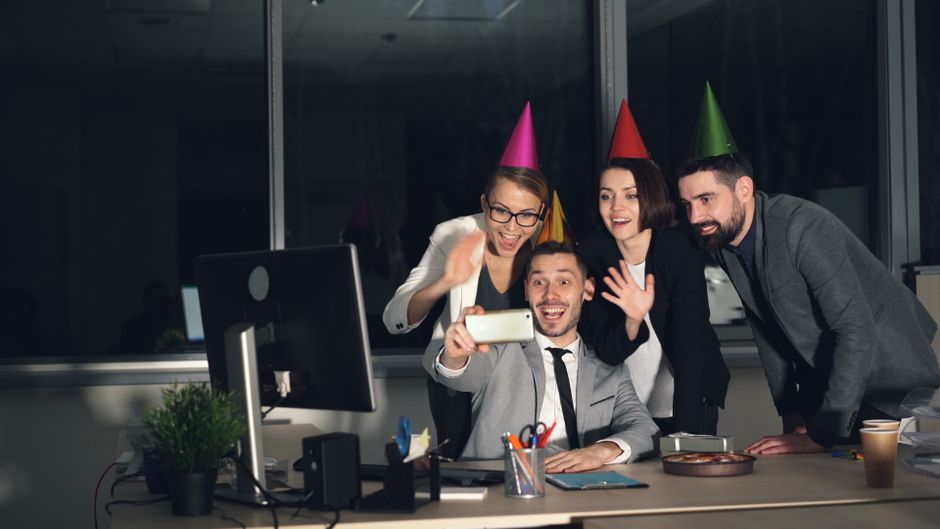 27 Clever Workplace Comedy ideas for an easy date plan