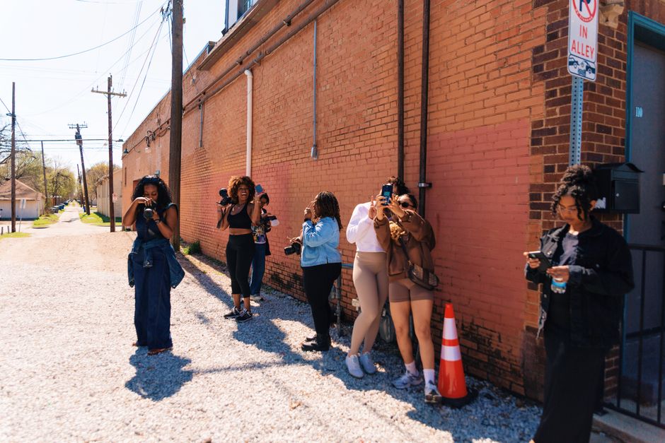 Photo Walk with a weather-flexible route — travel · Couples Travel
