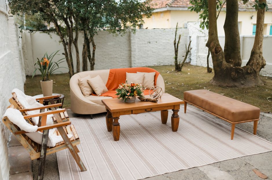 20 Outdoor Lounge ideas for a signature celebration detail