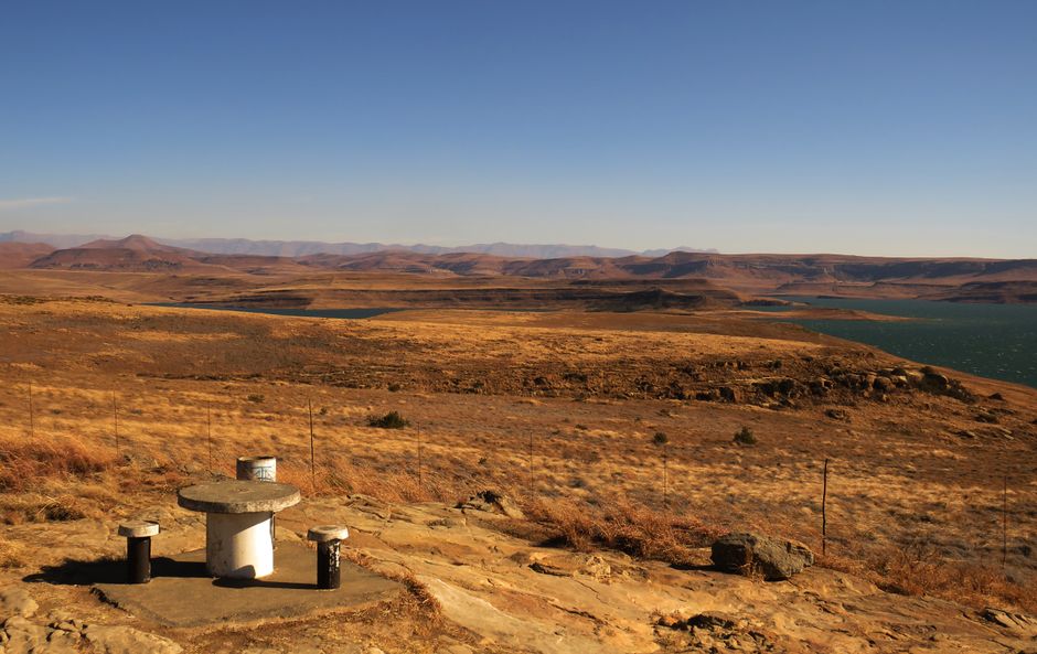 Desert Viewpoint with a local dessert stop — travel · Road Trips