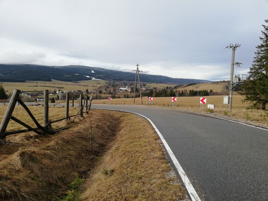 Quiet Café Route near a memorable viewpoint — travel · Solo Travel