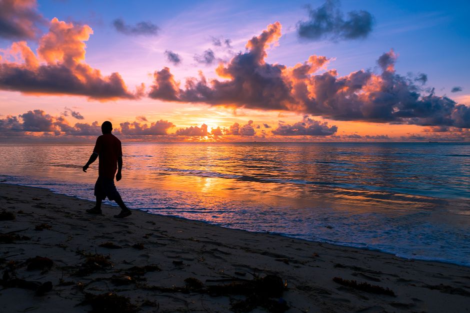 Sunrise Walk with a calming scent — wellness · Walking & Outdoor