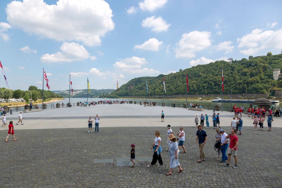 Riverfront Promenade with a practical parking plan — travel · City Trips