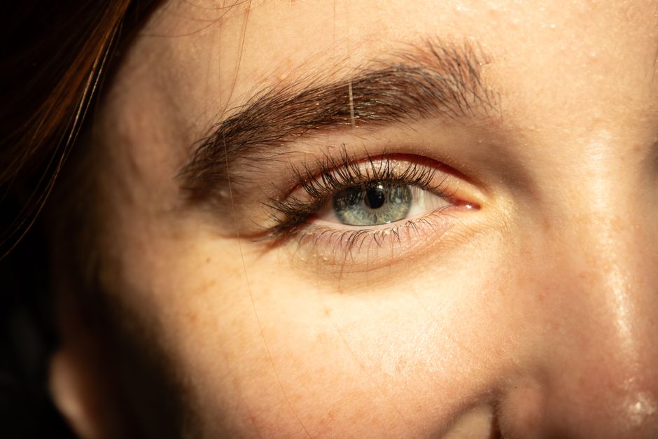 Simple Brow Shaping with a small budget — lifestyle · Beauty