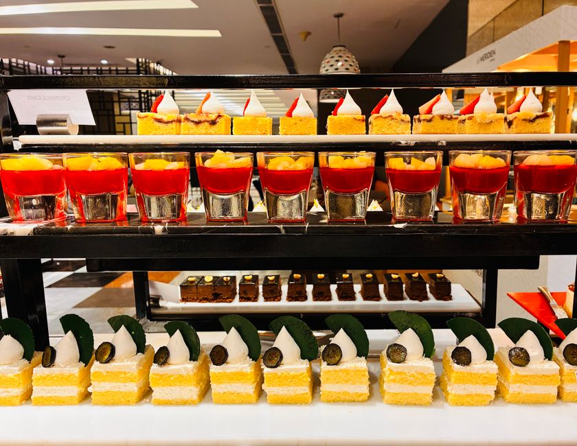 Dessert Tasting around a quick team challenge — entertainment · Date Nights