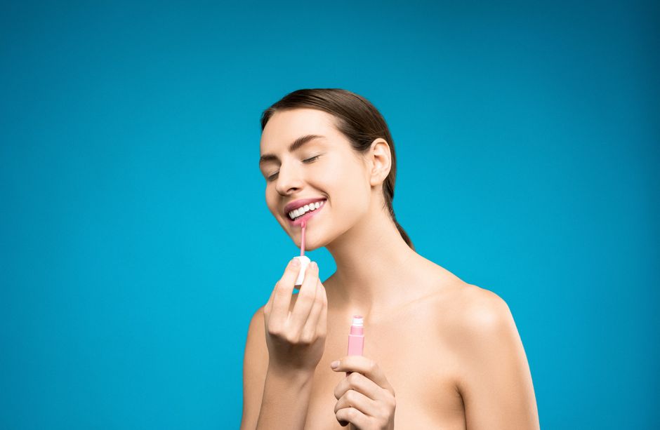 27 Glossy Lip Routine ideas for experimenting with color
