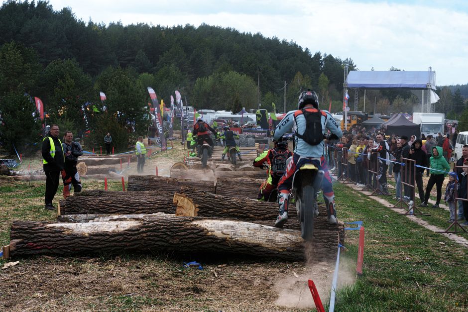 Diy Obstacle Course for a friend reunion — entertainment · Family Fun