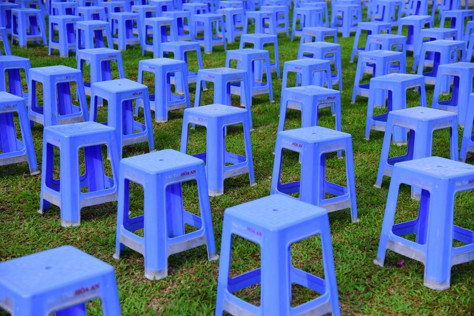 Stenciled Stool for a thoughtful handmade gift — home · DIY