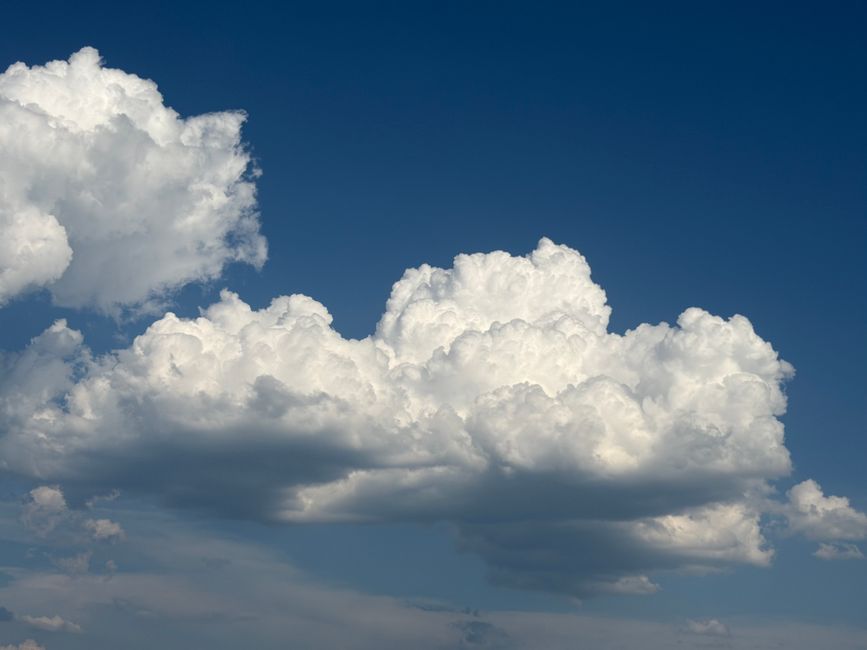 Cloud-Watching Pause before bedtime — wellness · Mindfulness