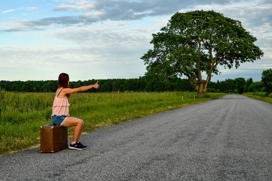 Suitcase Side Table for a rainy afternoon — diy-creativity · Upcycling