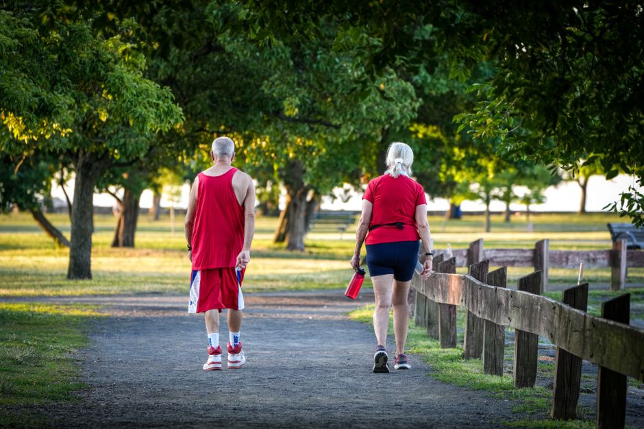 sleep-friendly walking & outdoor habits after a long commute — wellness · Walking & Outdoor