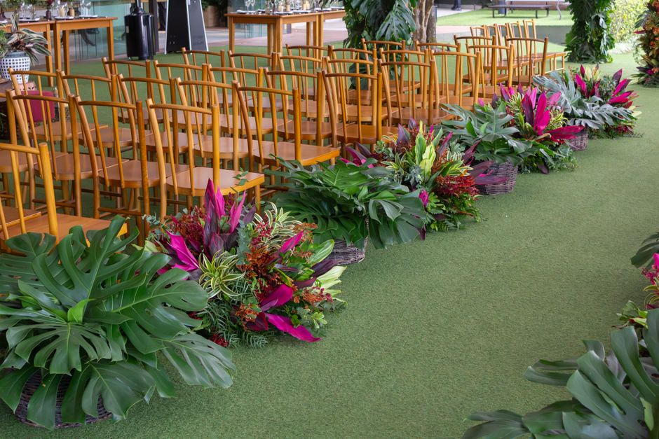 Ceremony Aisle Details with a nostalgic detail — celebrations · Weddings