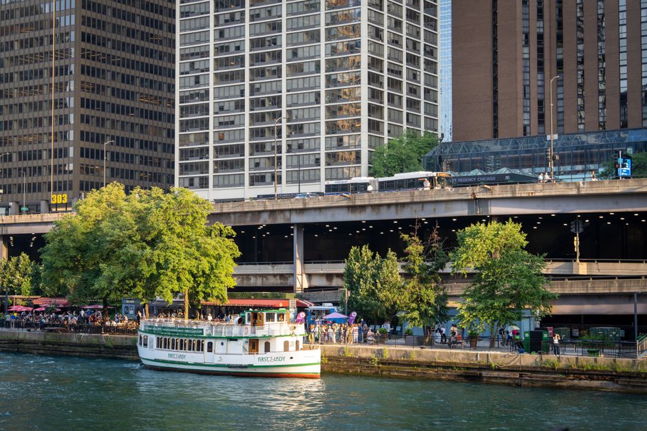 Chicago Riverwalk near a public trail — travel · USA Travel