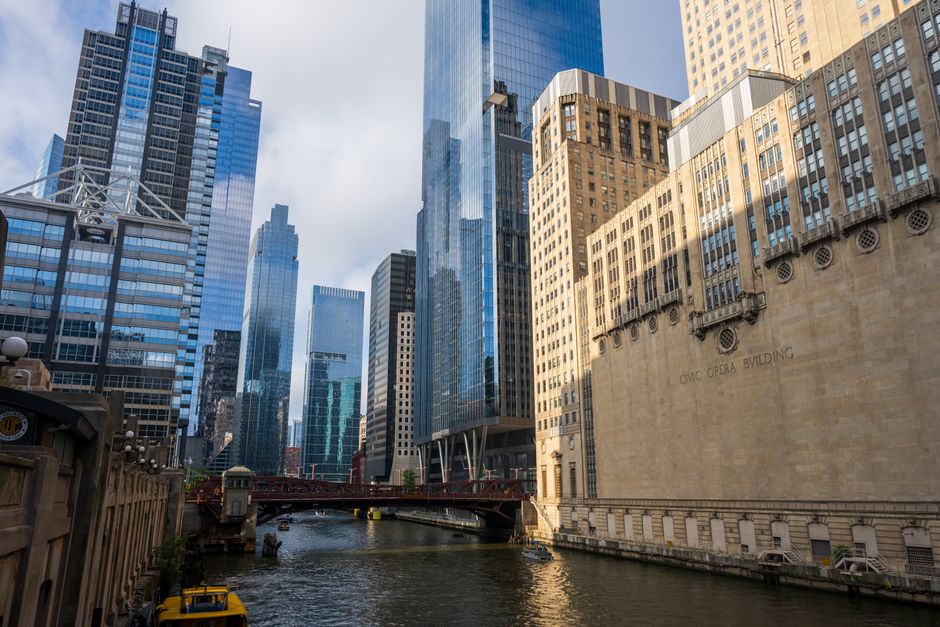 Chicago Riverwalk around a memorable local meal — travel · USA Travel