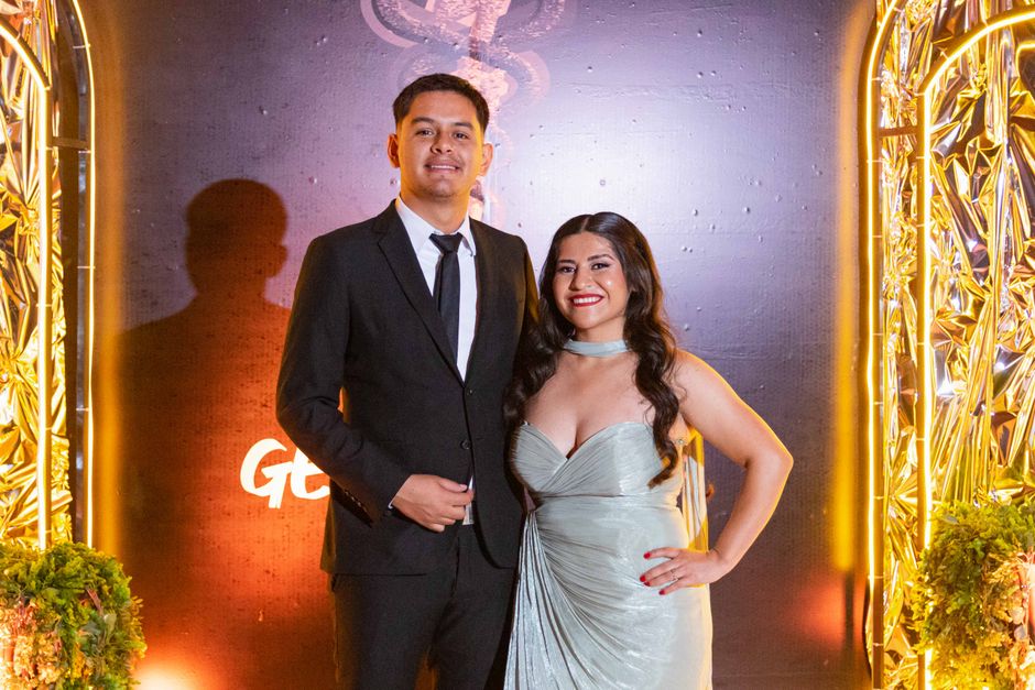 Red-Carpet Recap Night for a larger group — entertainment · Pop Culture