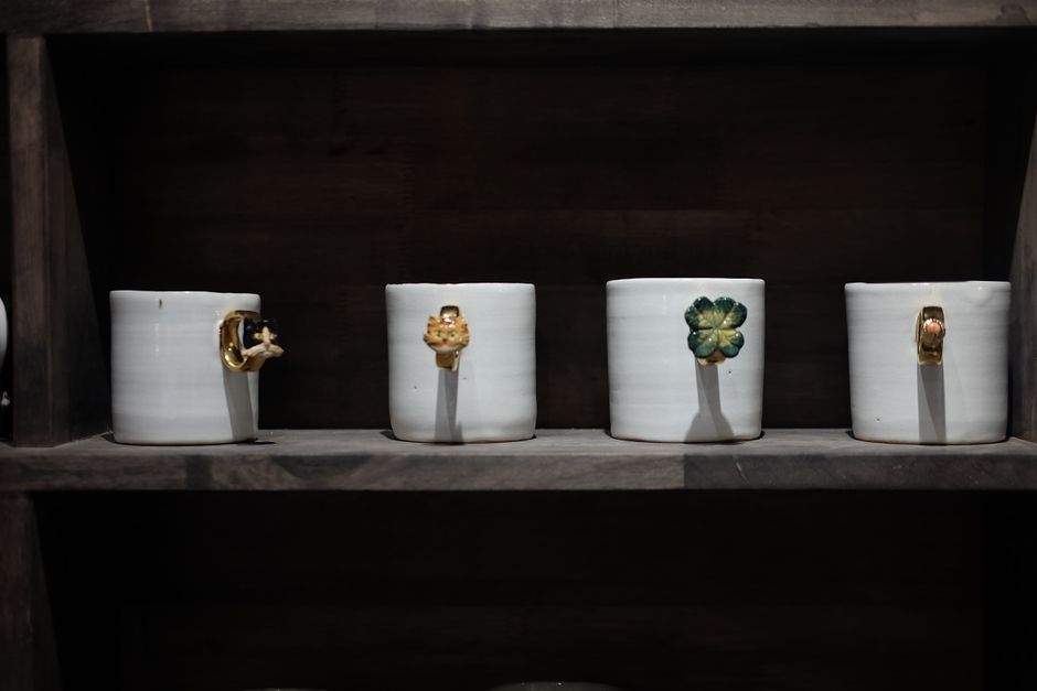 Painted Mug with a bold geometric pattern — diy-creativity · DIY Gifts