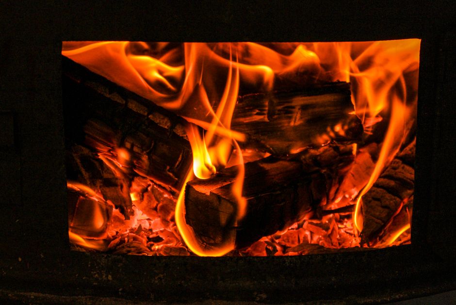 22 Slow-Burn Thriller ideas for a themed evening